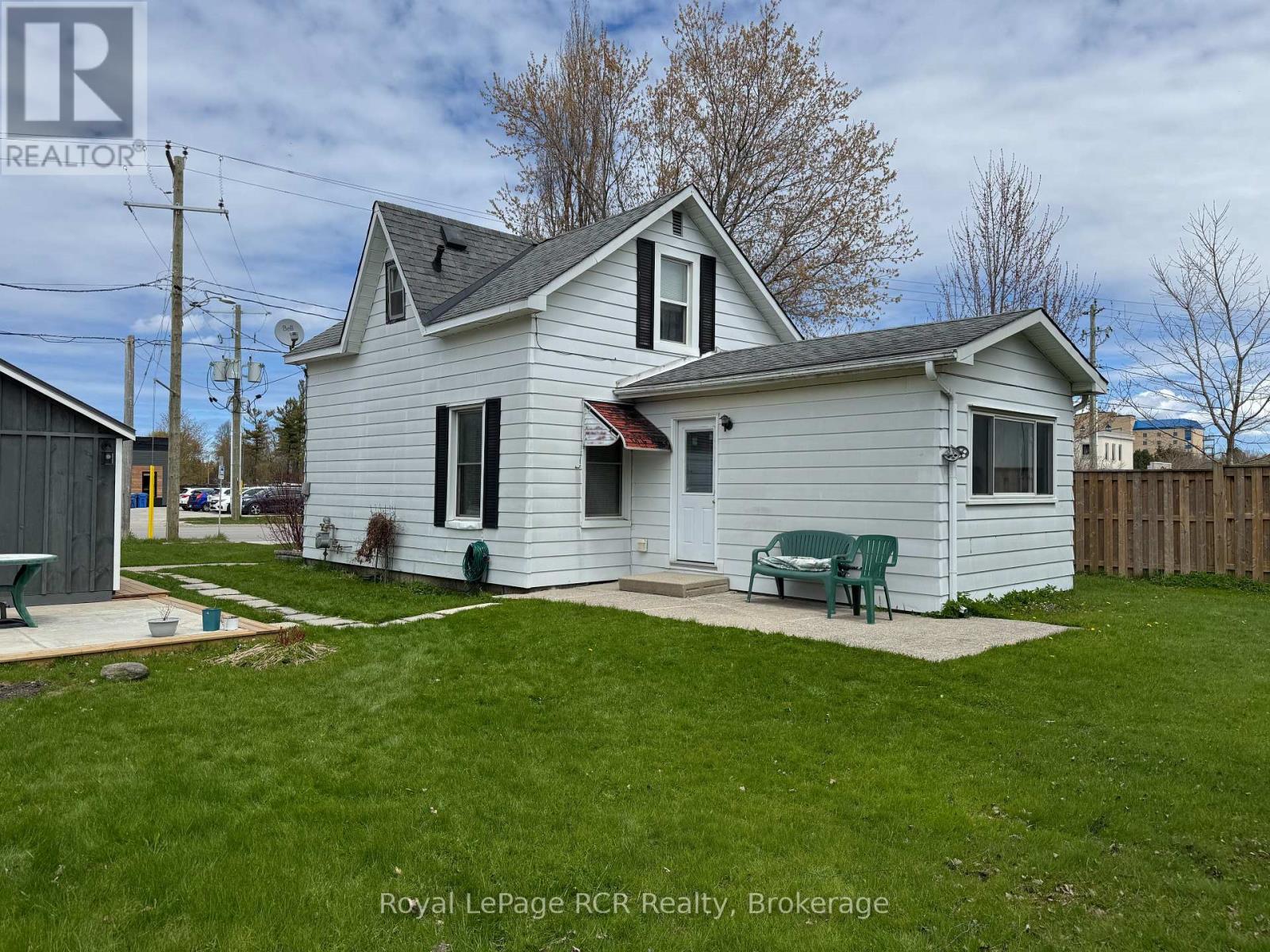 381 14TH STREET W - 9