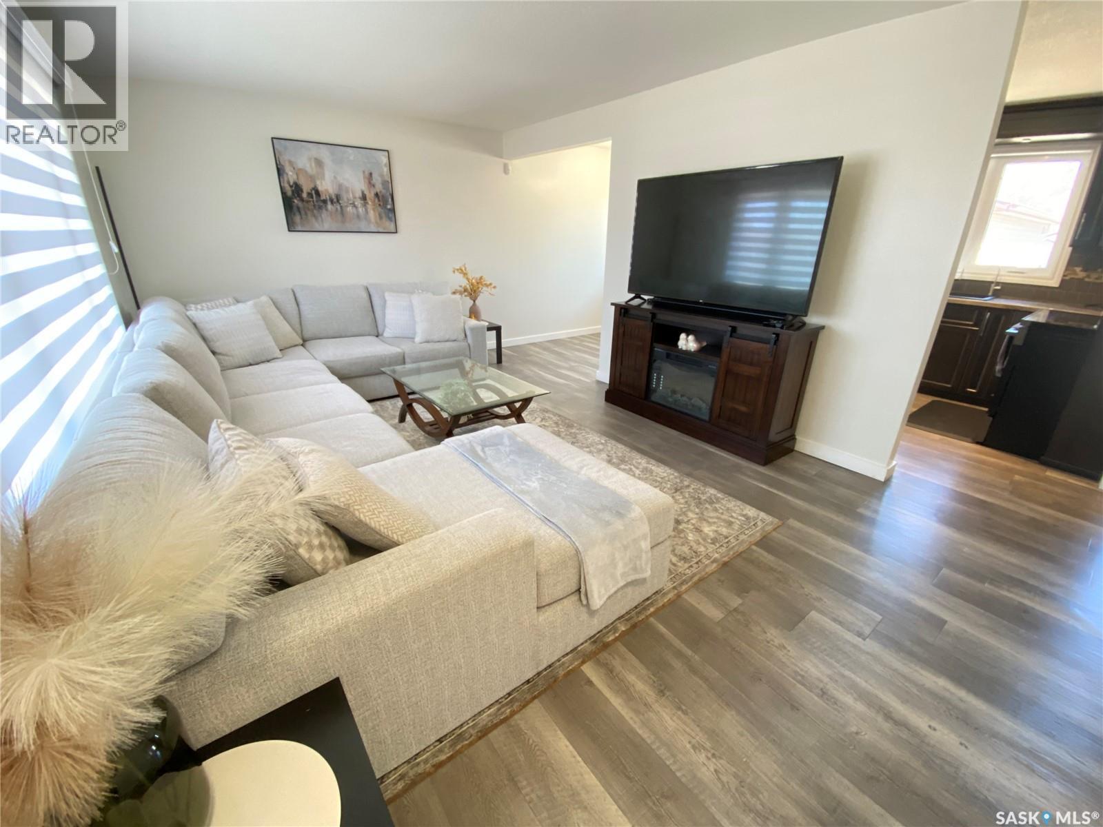 23 Crestwood CRESCENT - 5