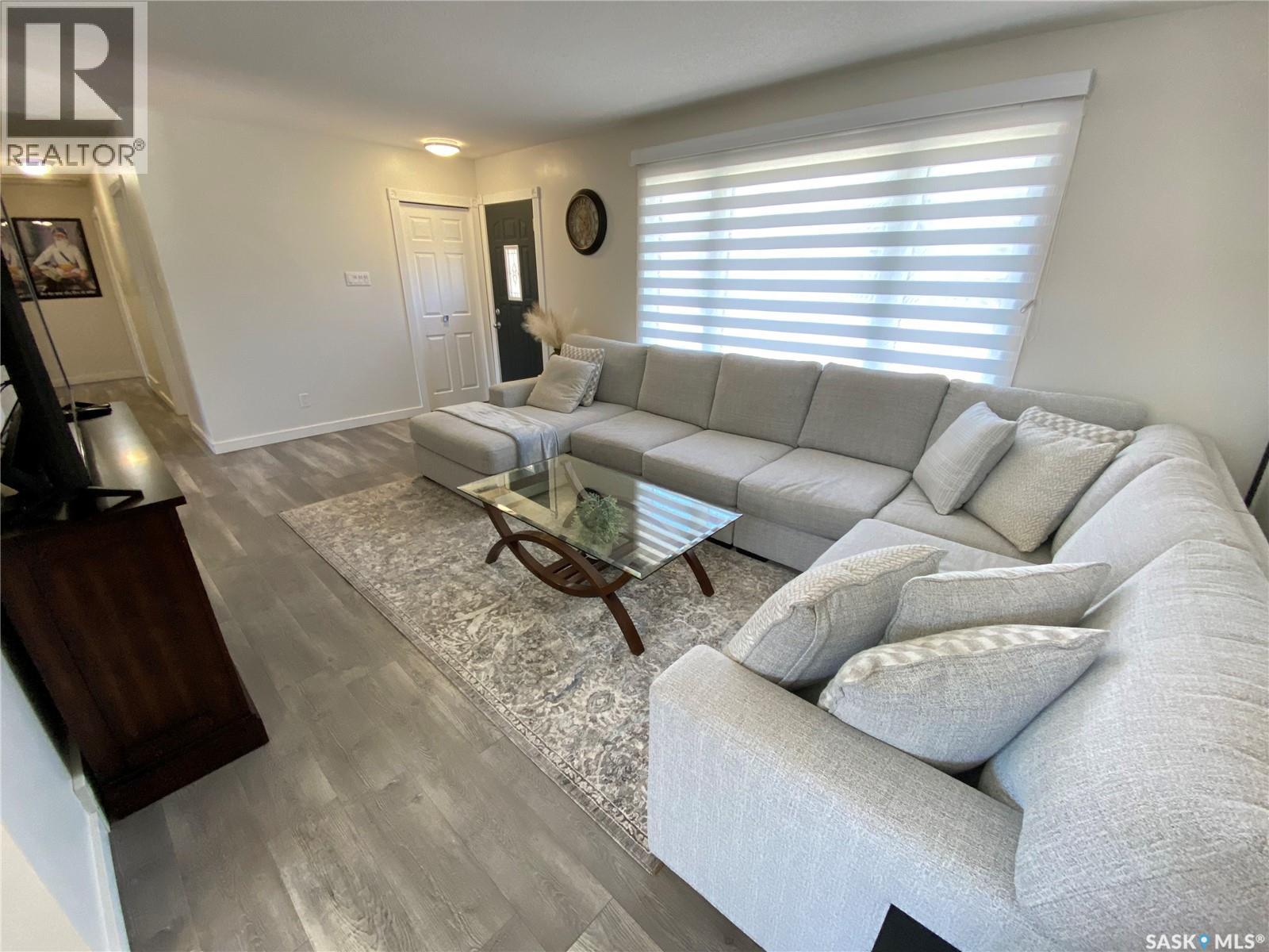 23 Crestwood CRESCENT - 7