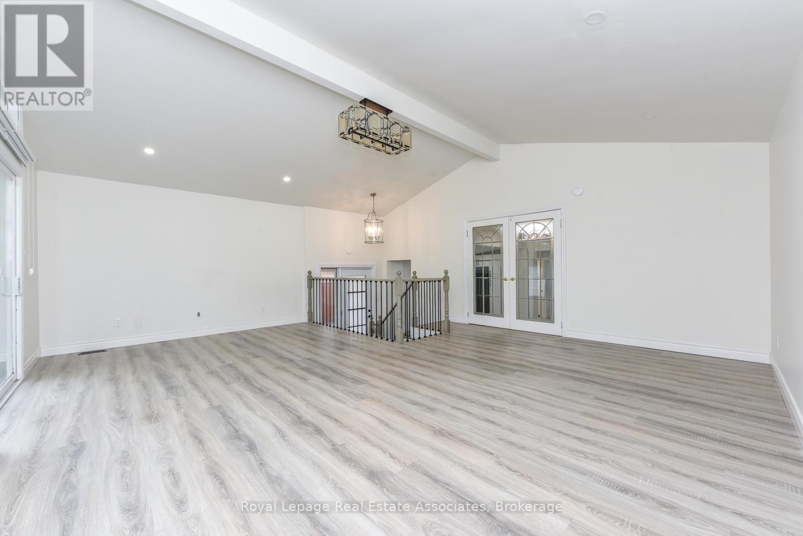 665 KIPLING AVENUE - 10