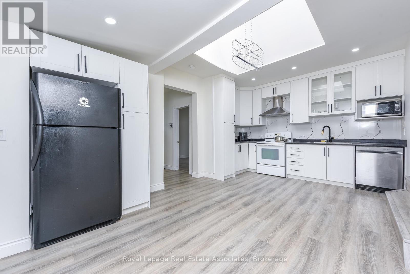 665 KIPLING AVENUE - 13