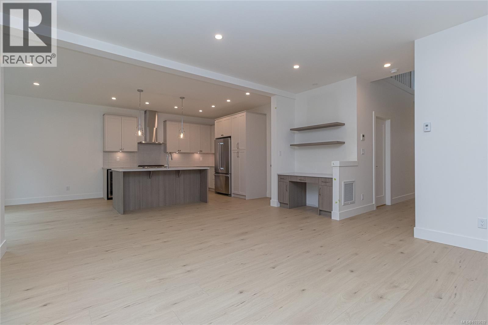 2168 Bellflower Dr - 6