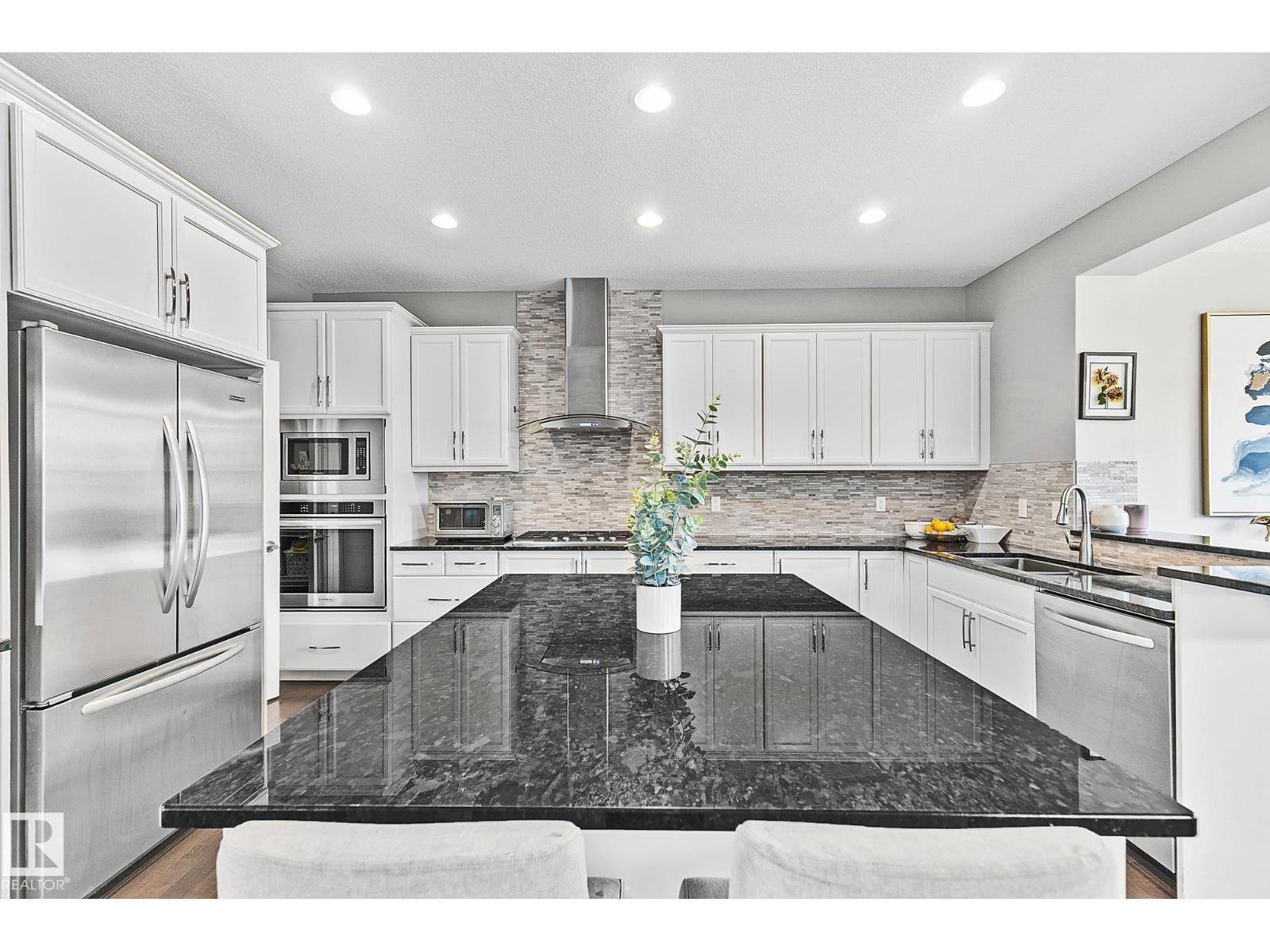 22131 95 AV NW, Edmonton