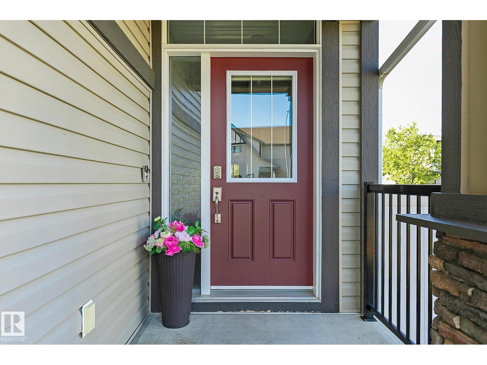 22131 95 AV NW - 2