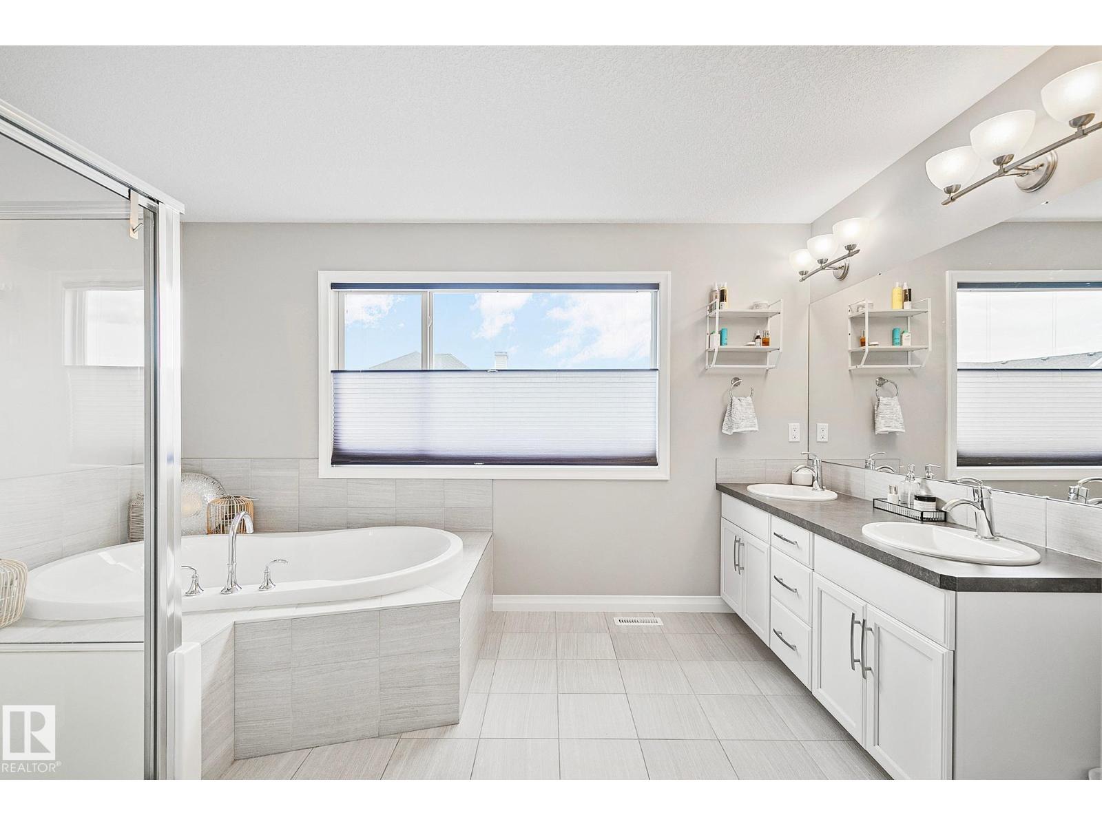 22131 95 AV NW, Edmonton