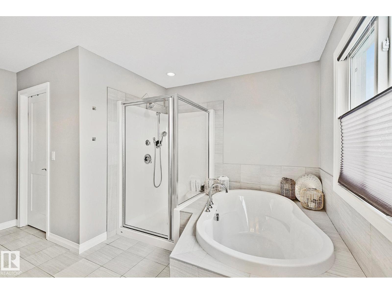 22131 95 AV NW, Edmonton
