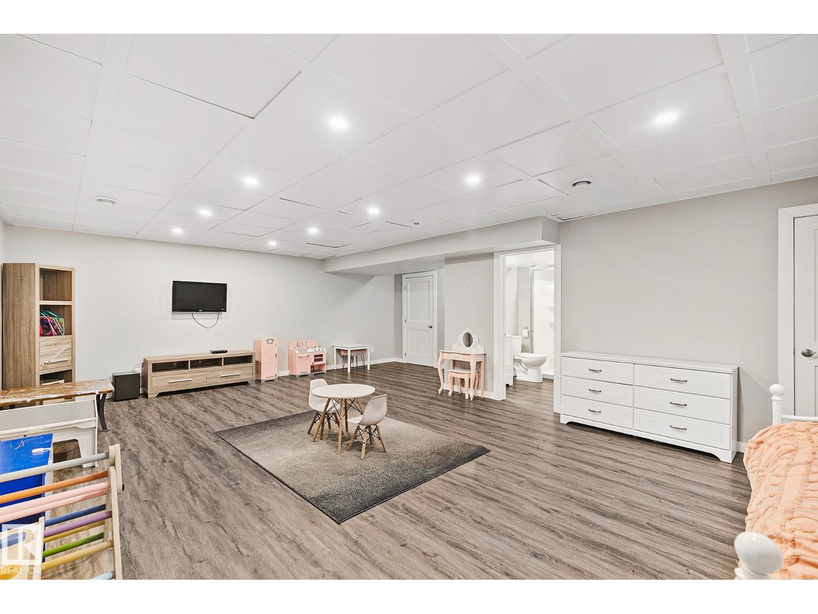 22131 95 AV NW, Edmonton