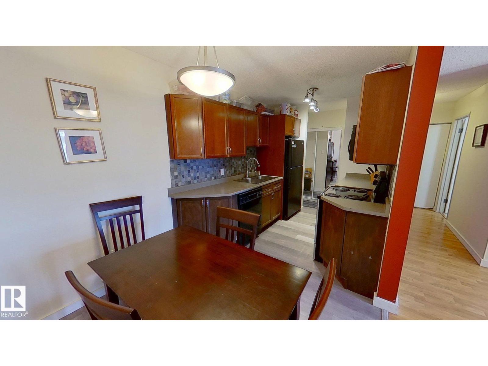 #401 10326 117 ST NW - 4