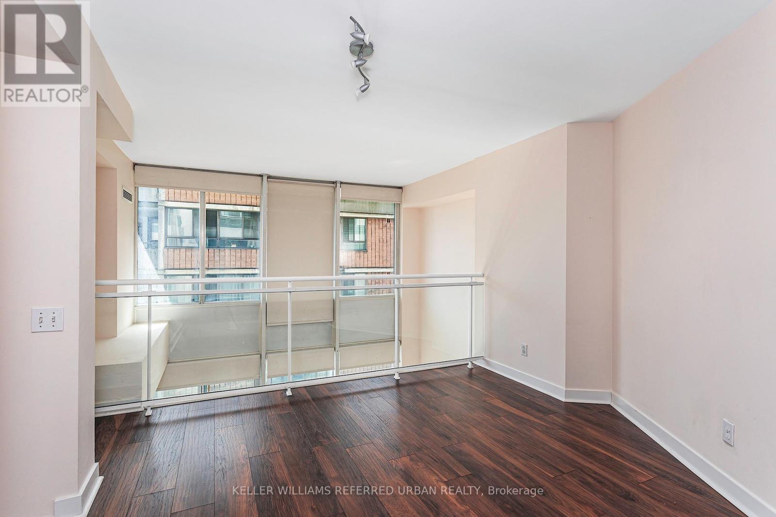 #514 77 LOMBARD STREET - 13