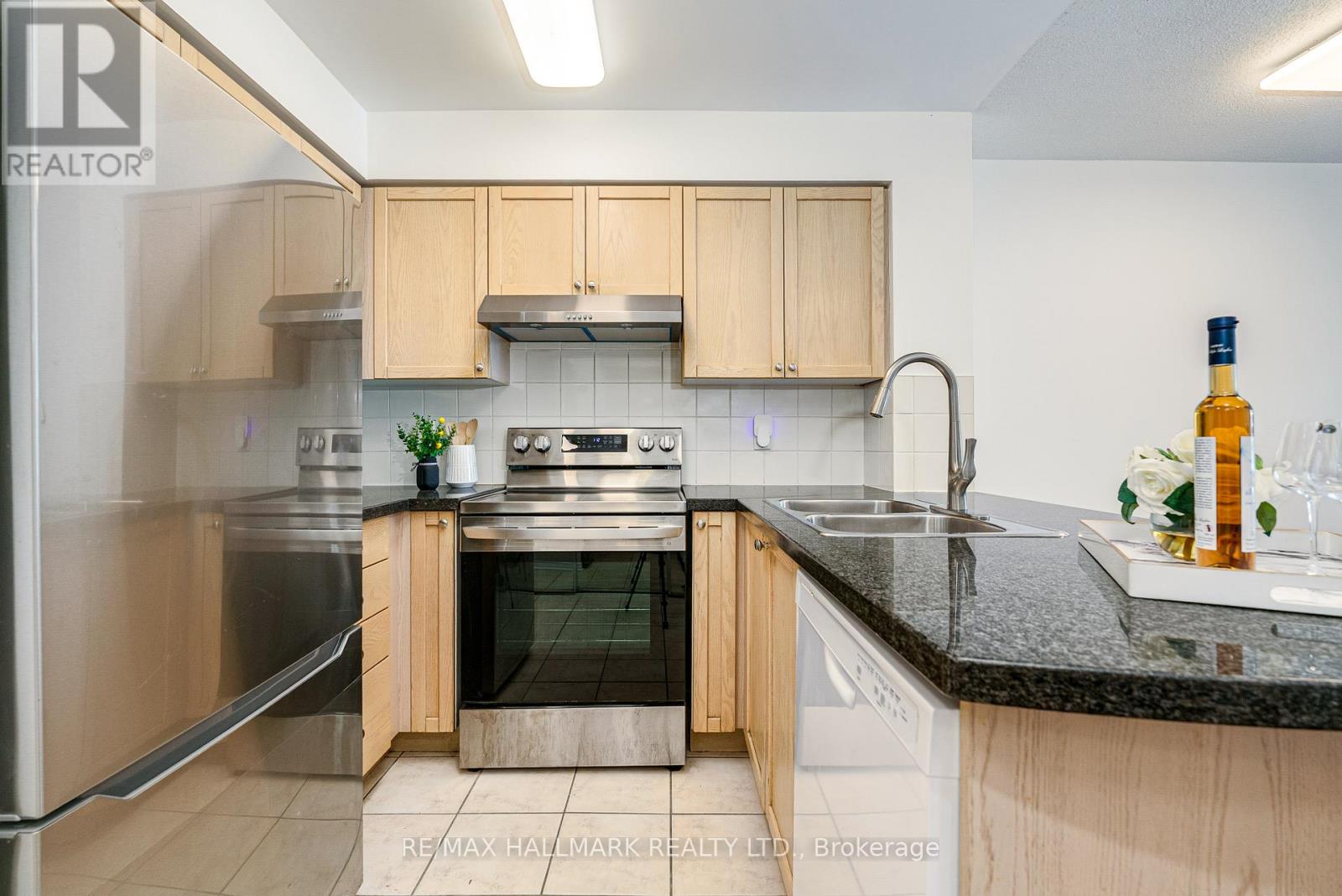 #311 1863 QUEEN STREET E - 12