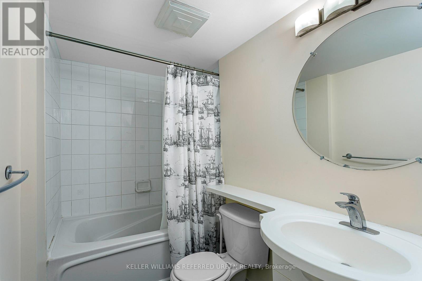 #514 77 LOMBARD STREET - 16