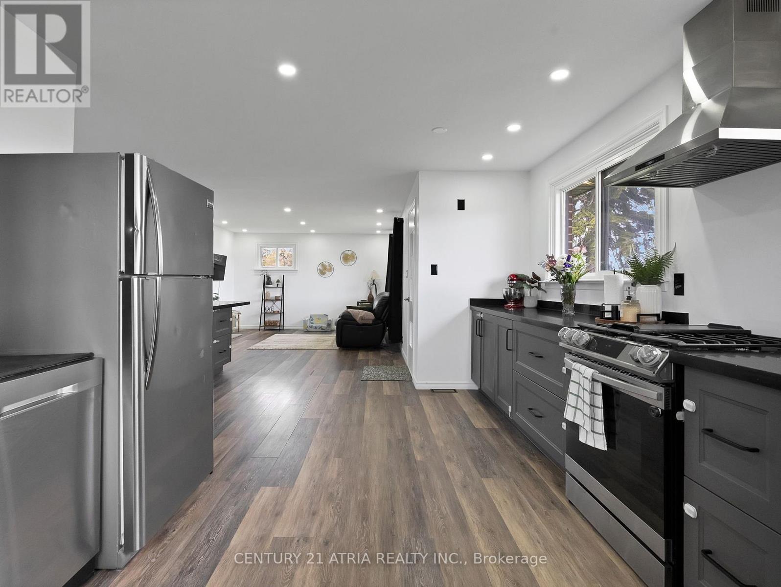 6552 YONGE STREET - 10