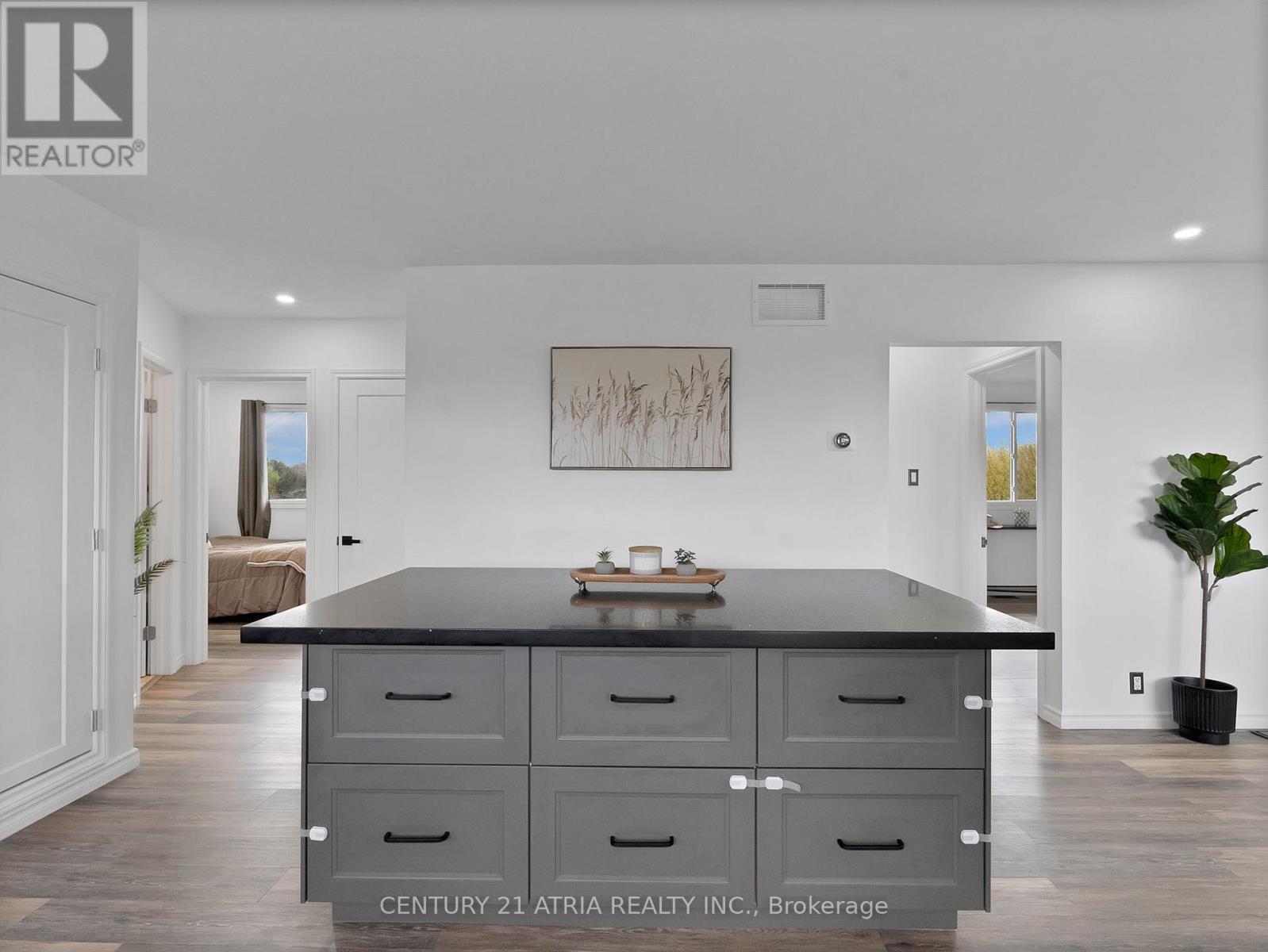 6552 YONGE STREET - 12