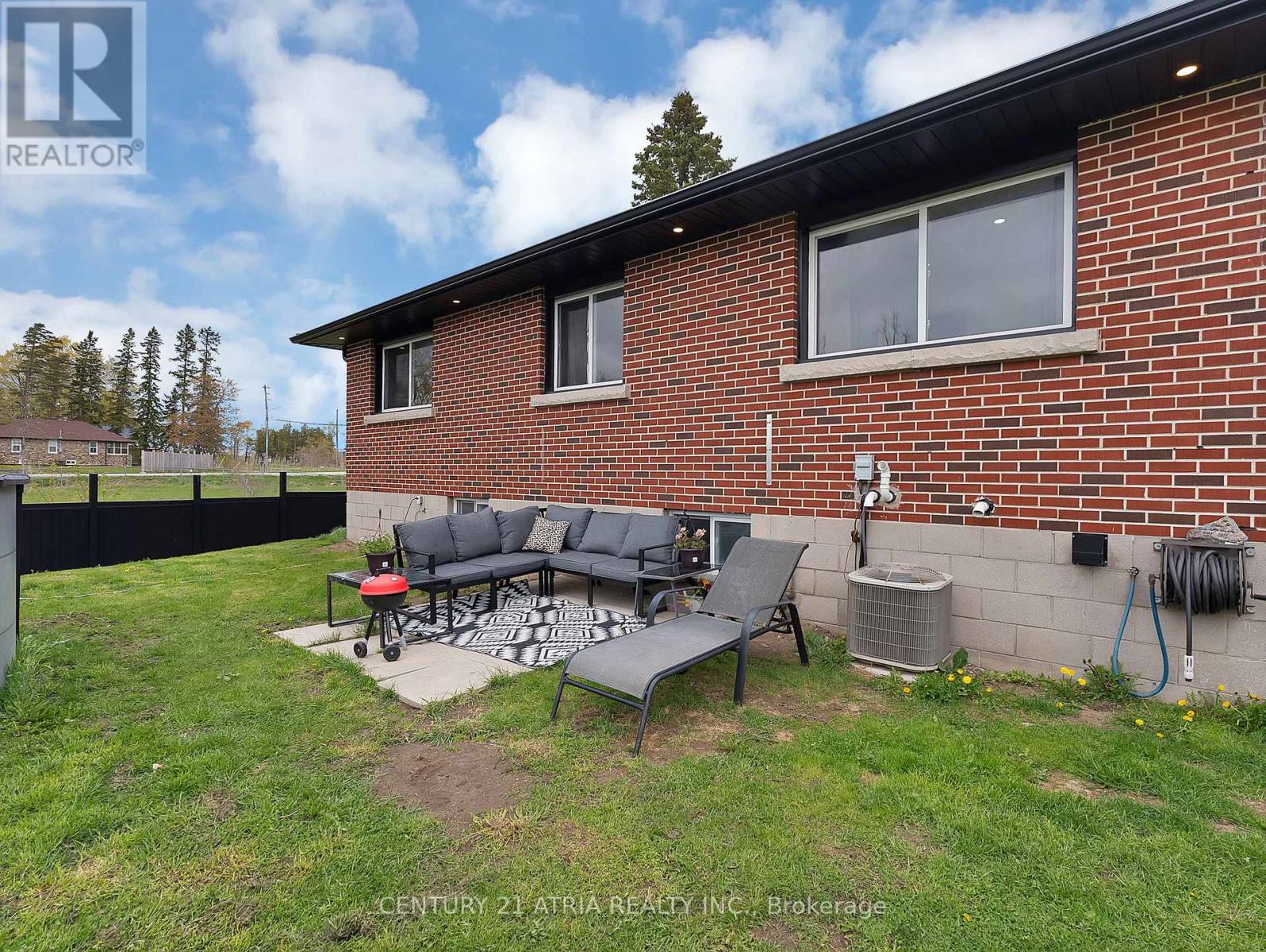 6552 YONGE STREET - 32