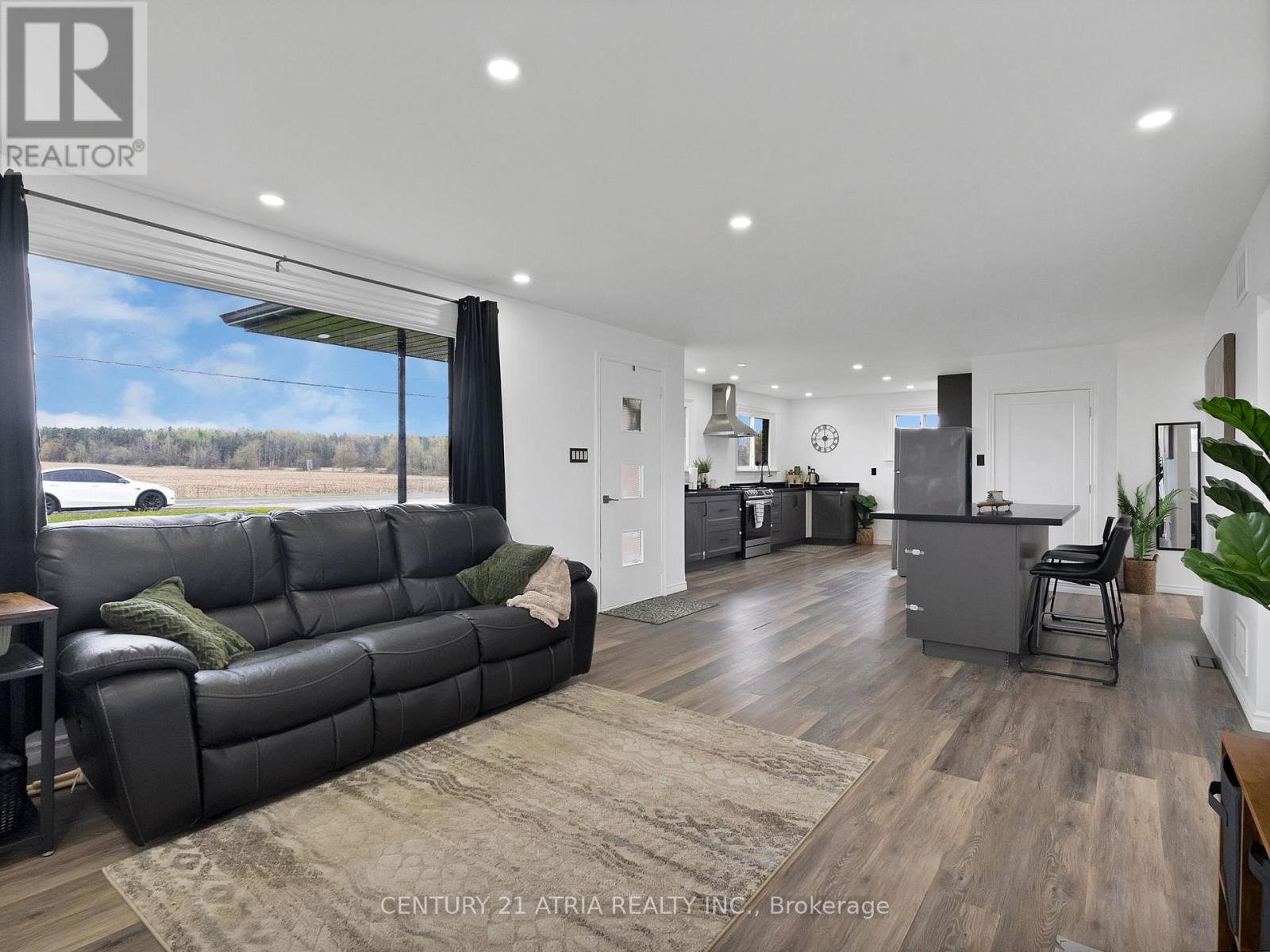 6552 YONGE STREET - 7
