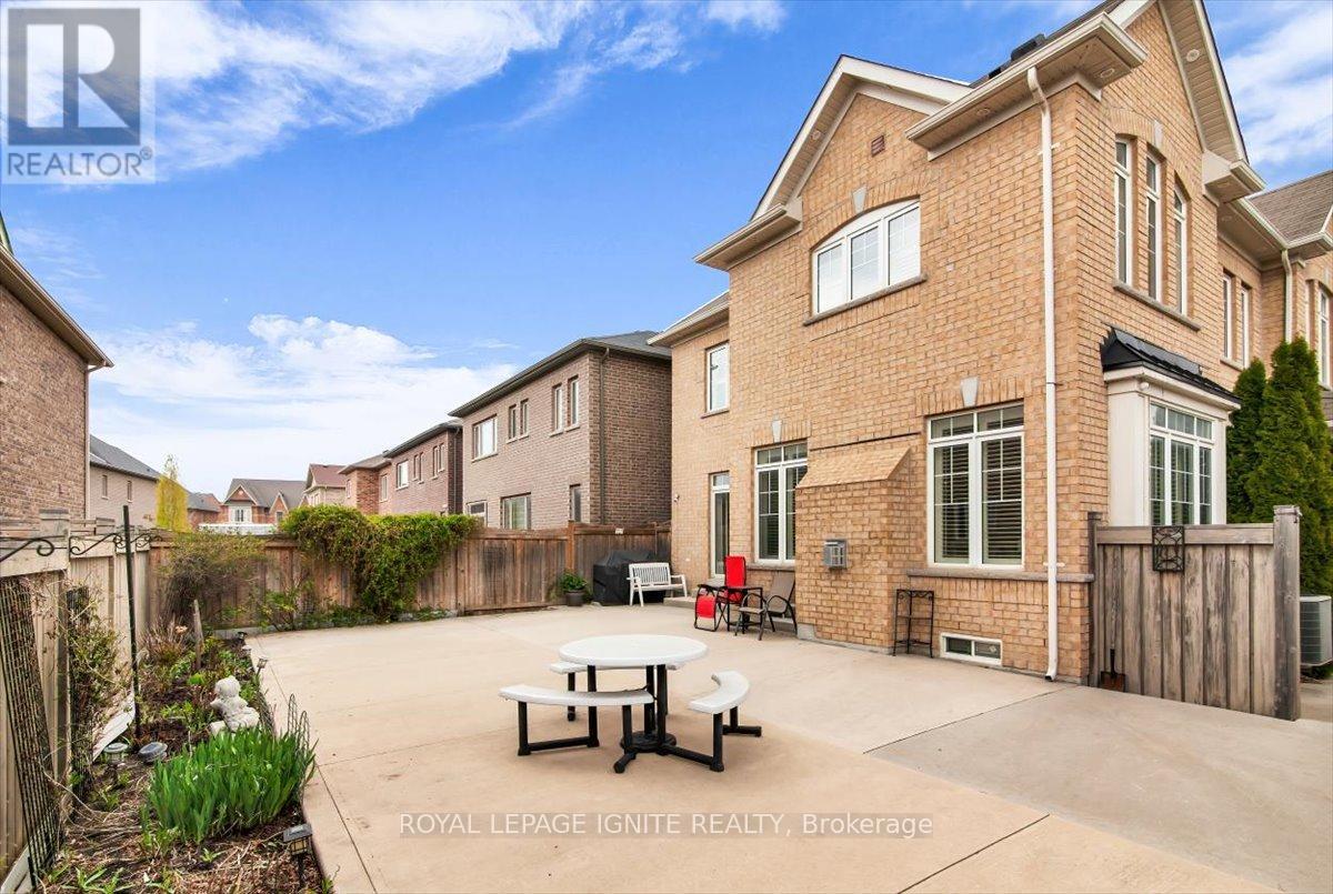 87 RICHLER AVENUE - 42