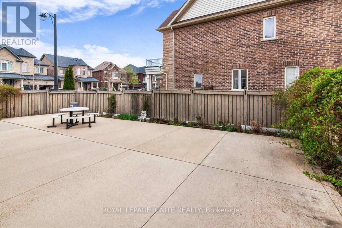 87 RICHLER AVENUE - 43