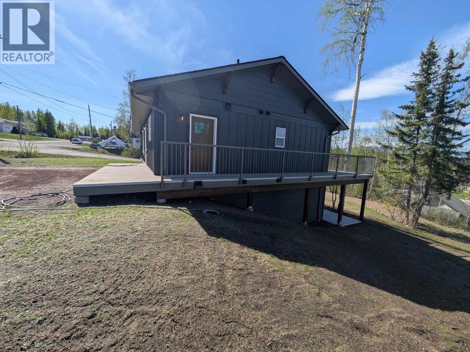 1498 CHESTNUT STREET, Telkwa