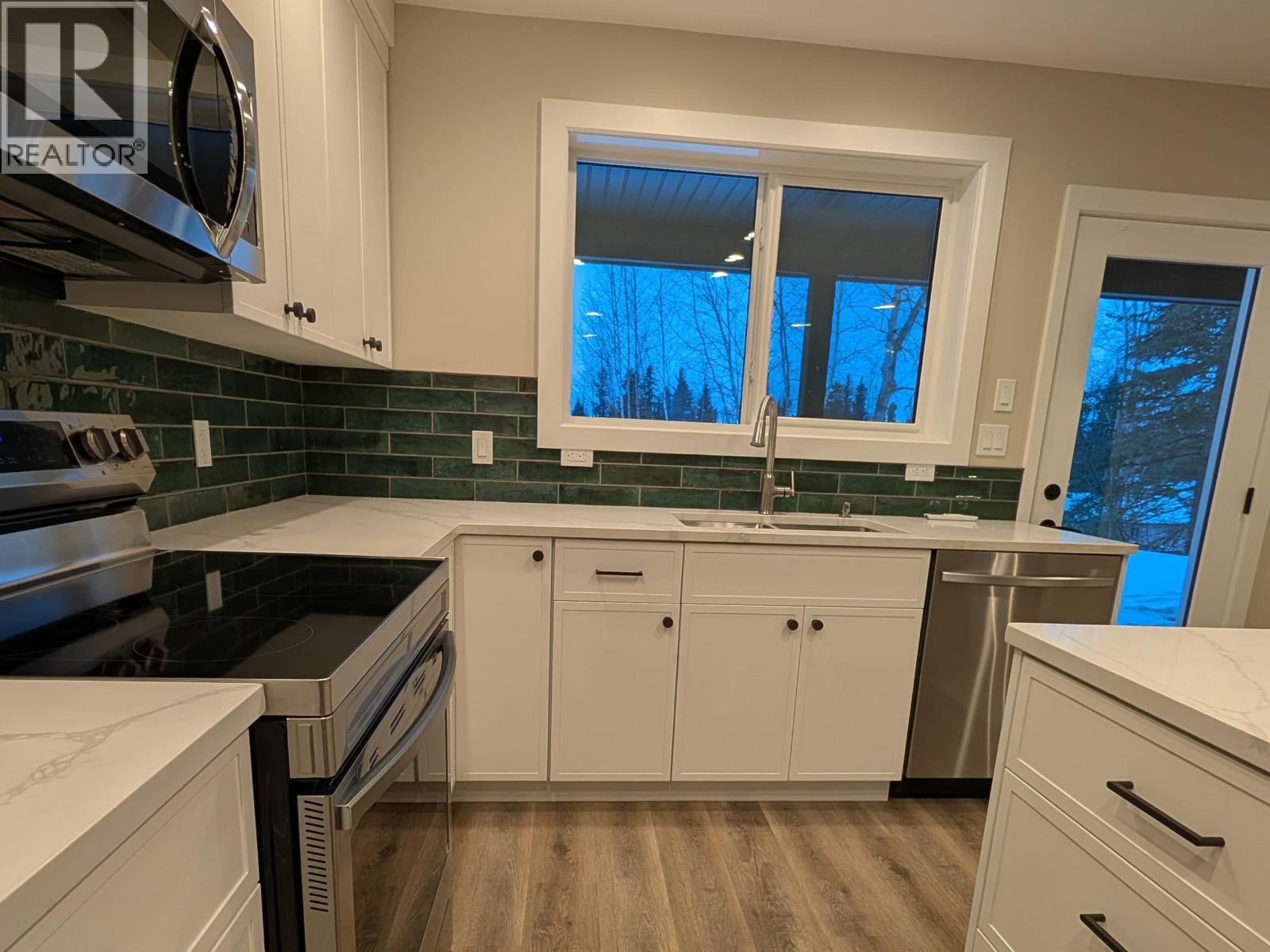 1498 CHESTNUT STREET, Telkwa