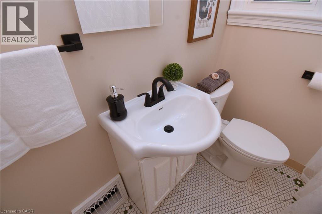 8 NORWOOD Road, Hamilton, Ontario, L8S3P9 — Photo 27