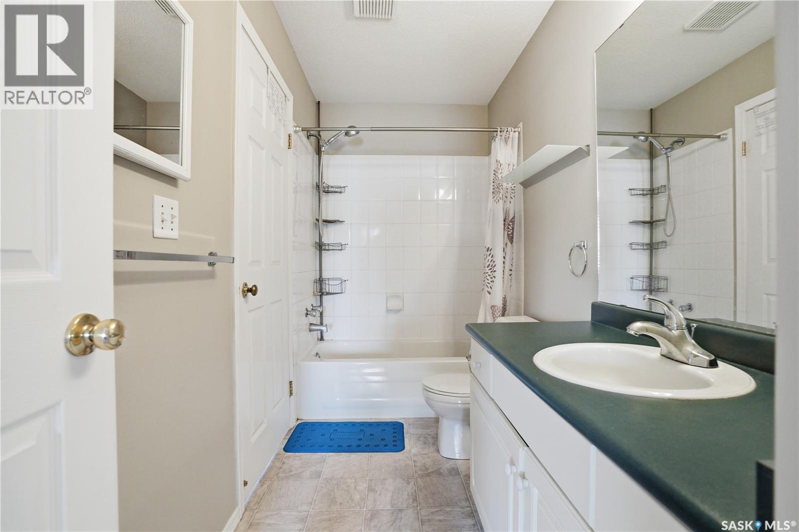 #35 110 Keevil CRESCENT - 27