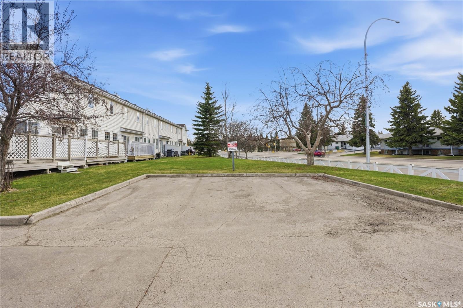 #35 110 Keevil CRESCENT - 43
