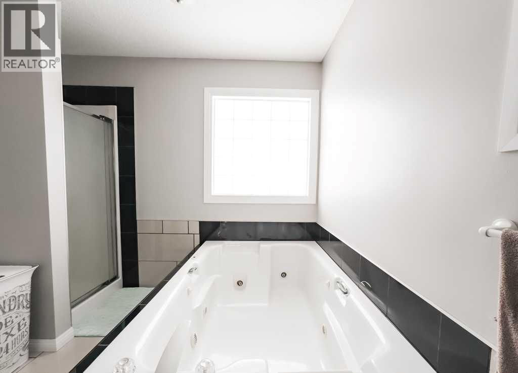 10705 101 Avenue - 31