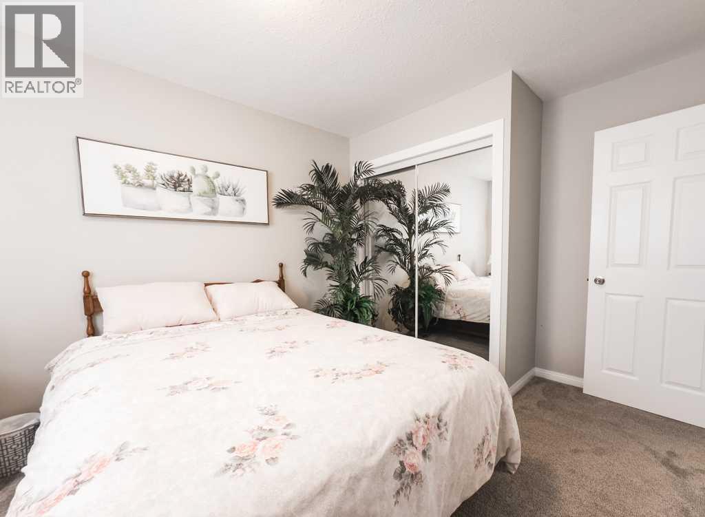 10705 101 Avenue - 23