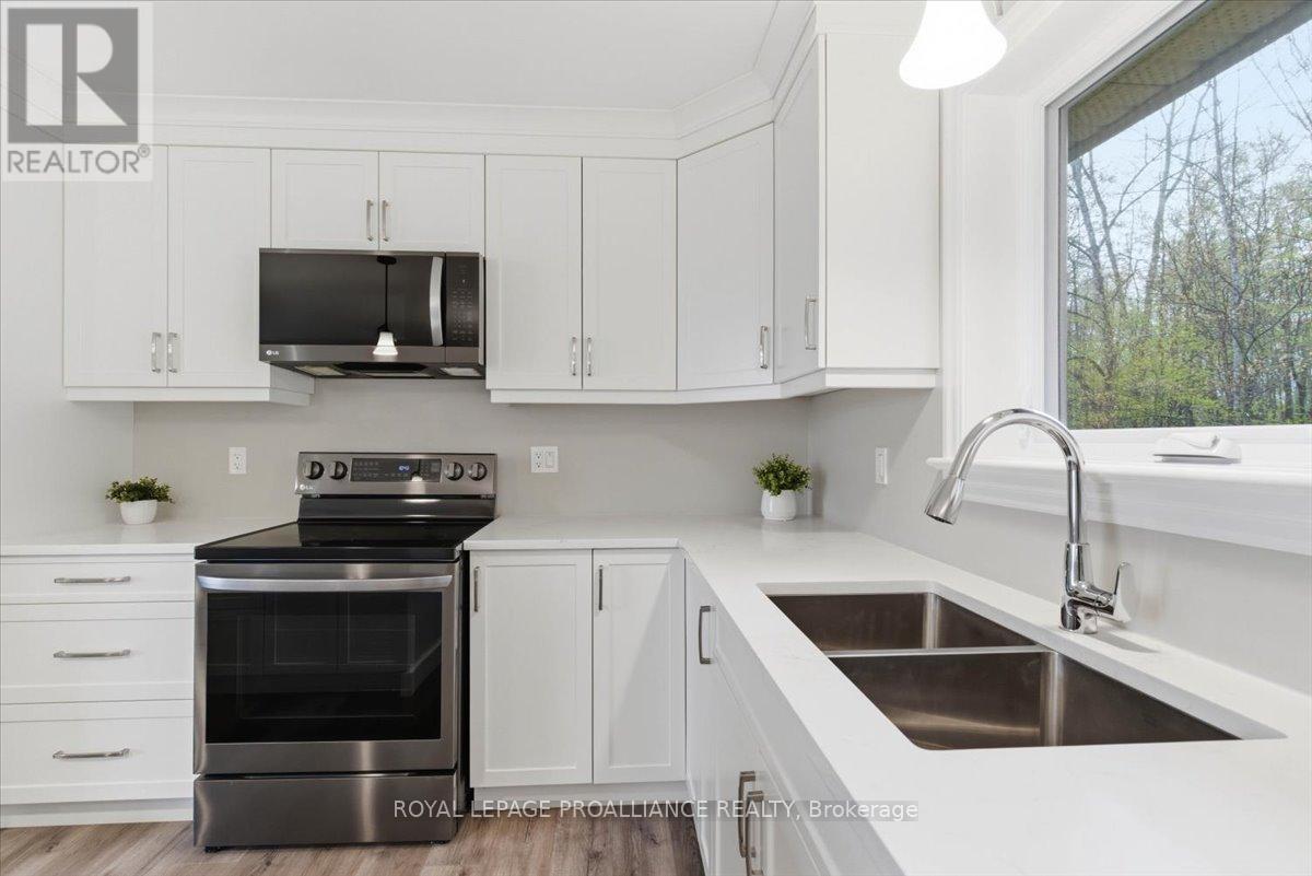 70 LIVINGWOOD CRESCENT - 10