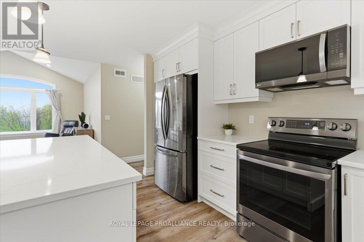 70 LIVINGWOOD CRESCENT - 12