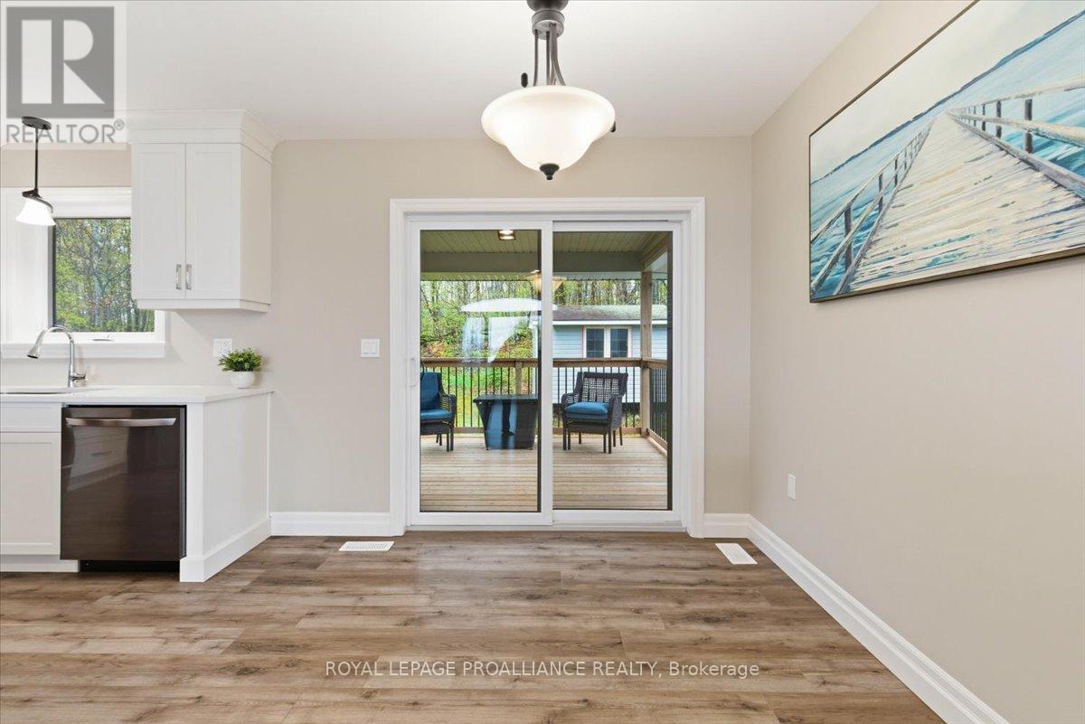 70 LIVINGWOOD CRESCENT - 14