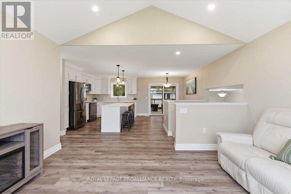 70 LIVINGWOOD CRESCENT - 18