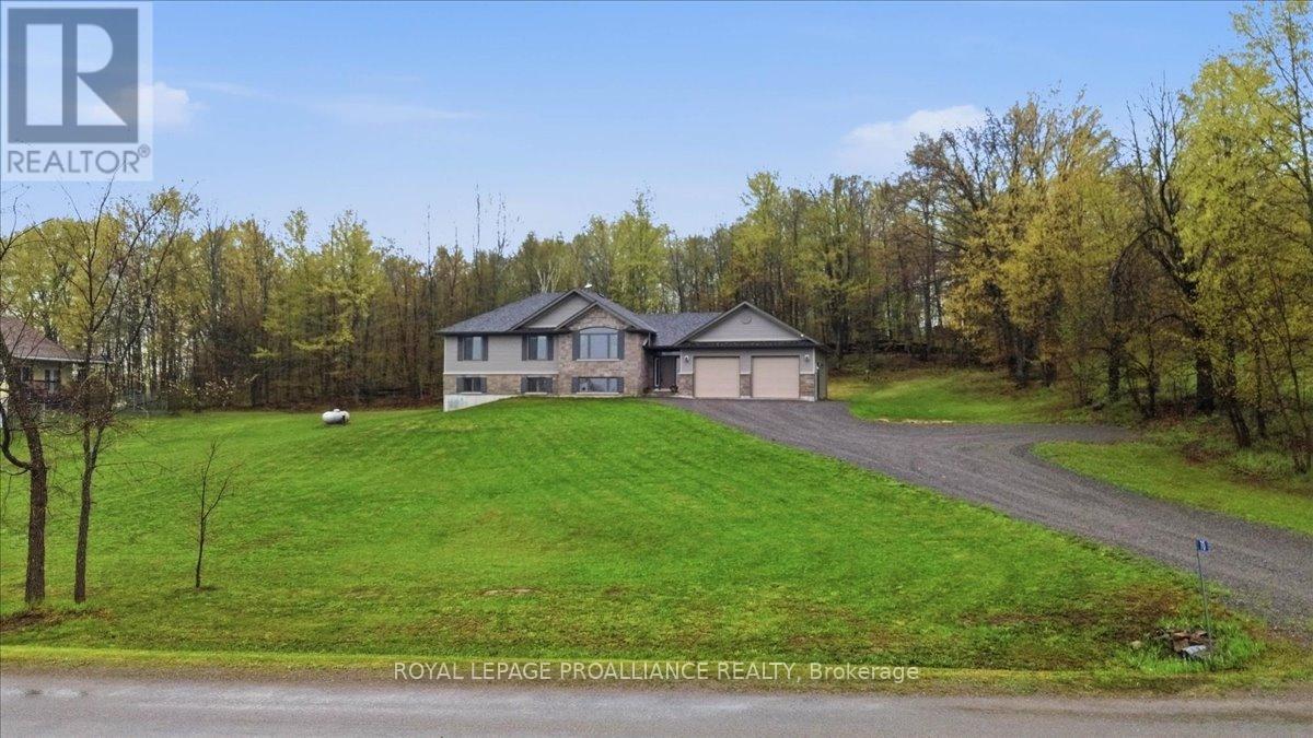 70 LIVINGWOOD CRESCENT - 2