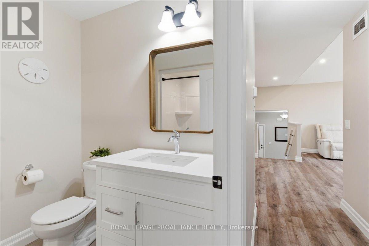 70 LIVINGWOOD CRESCENT - 21