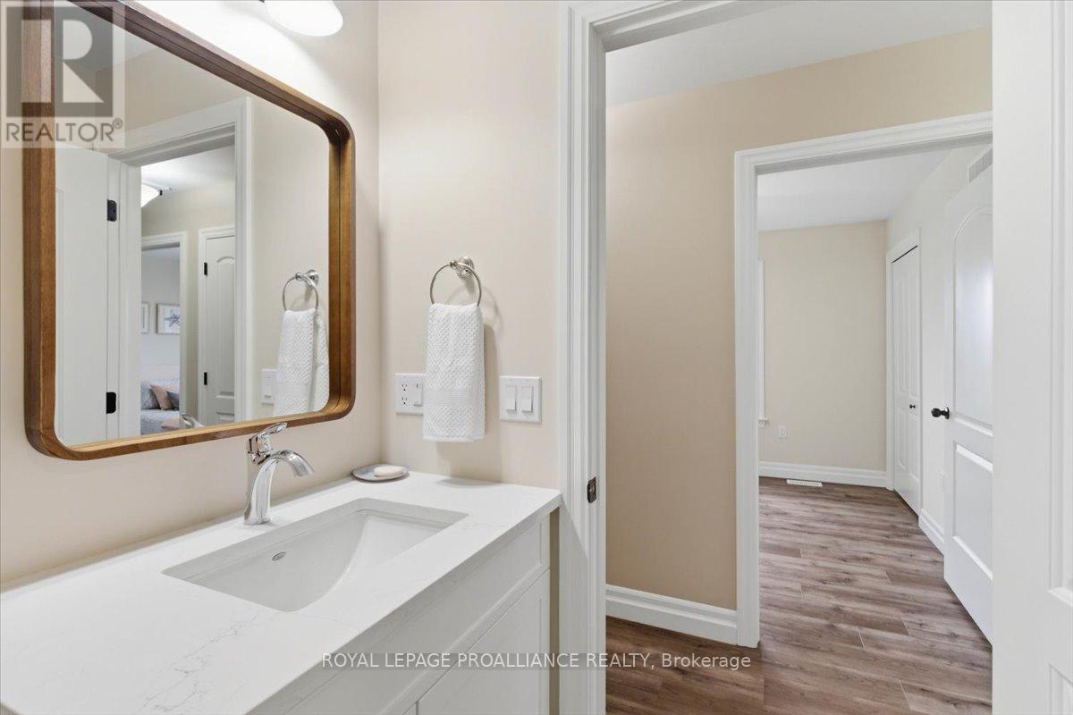 70 LIVINGWOOD CRESCENT - 22