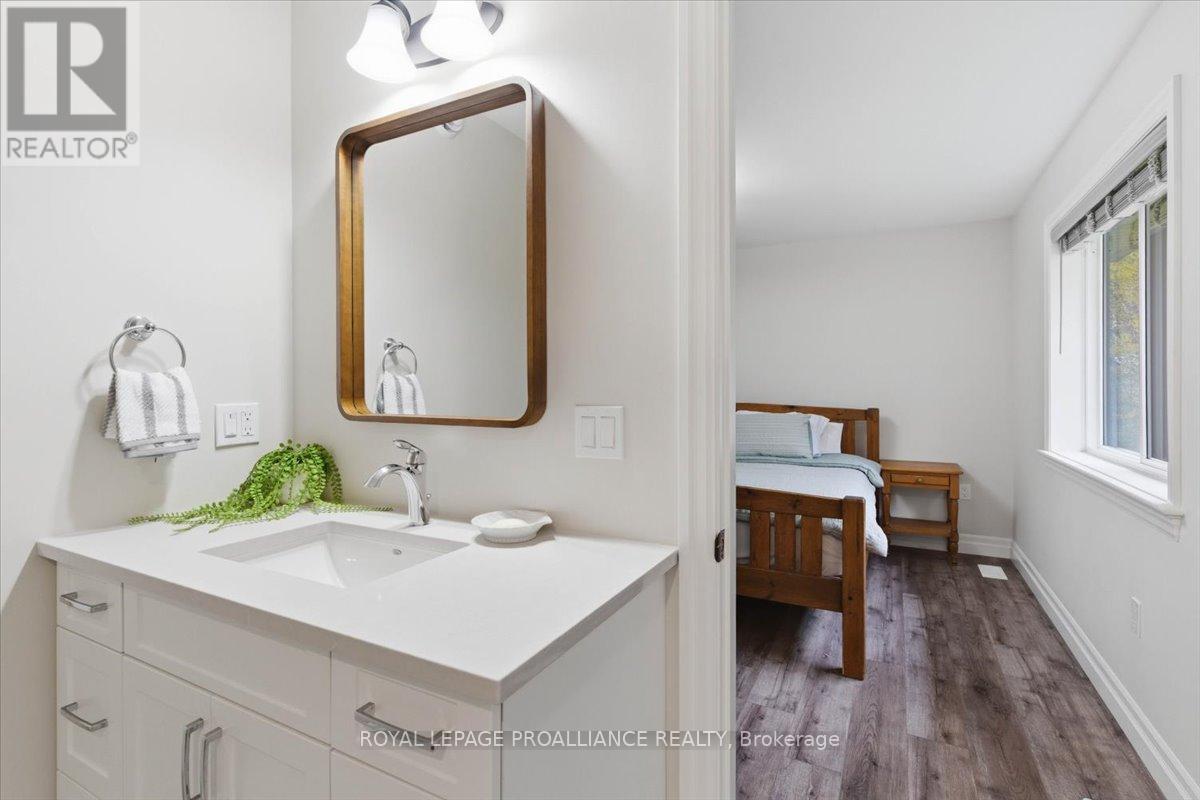 70 LIVINGWOOD CRESCENT - 31