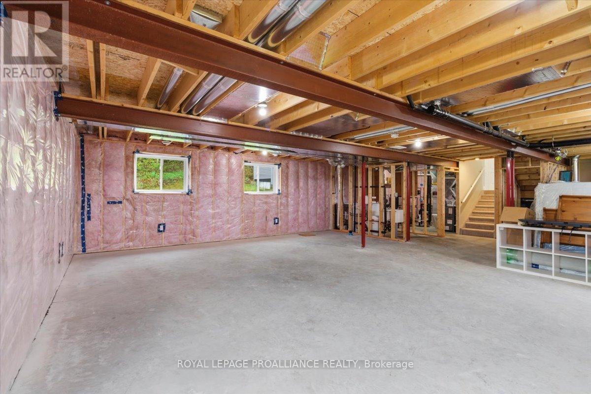 70 LIVINGWOOD CRESCENT - 35