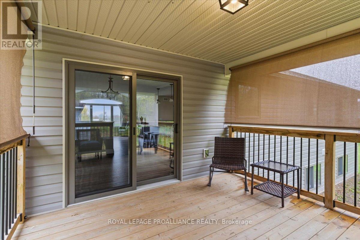 70 LIVINGWOOD CRESCENT - 36