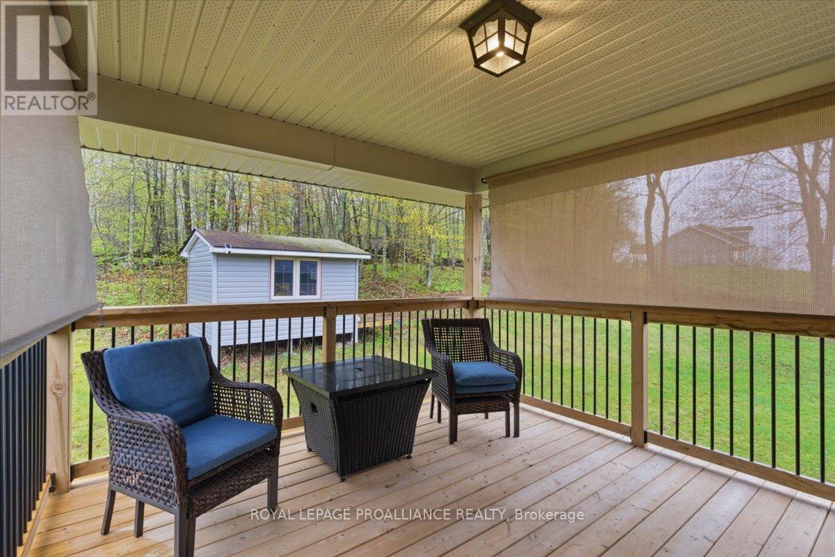 70 LIVINGWOOD CRESCENT - 38