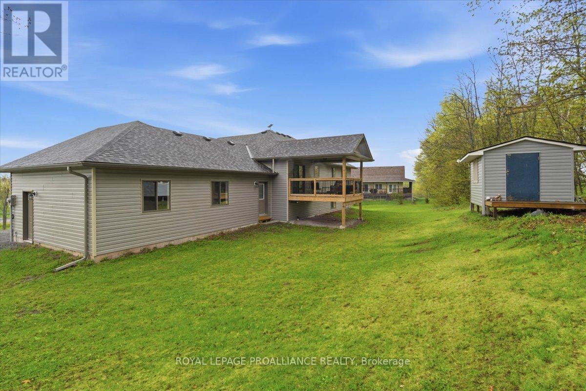 70 LIVINGWOOD CRESCENT - 39