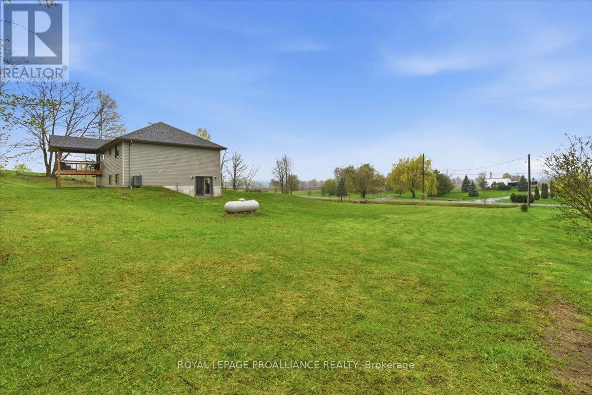70 LIVINGWOOD CRESCENT - 42