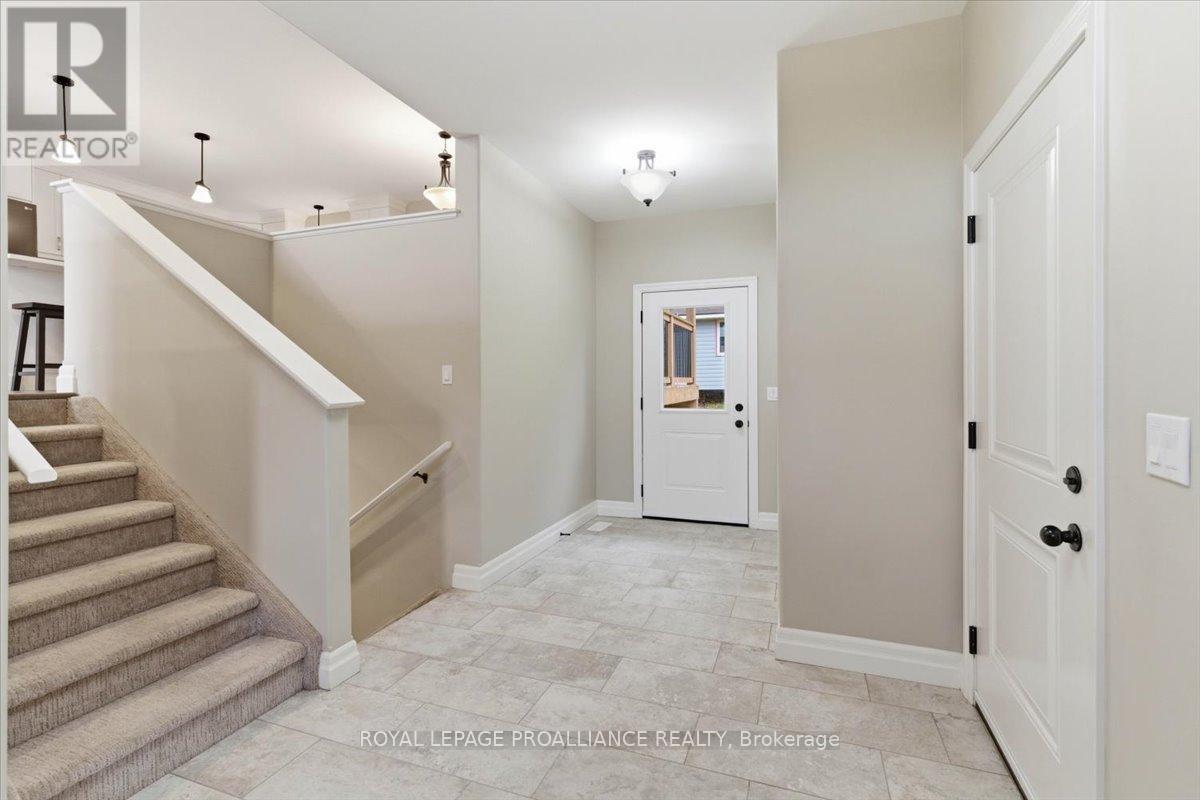 70 LIVINGWOOD CRESCENT - 5