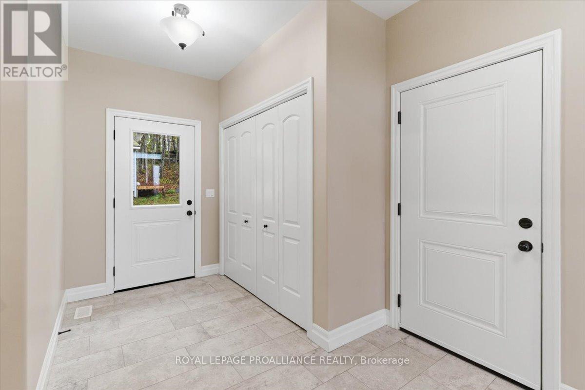 70 LIVINGWOOD CRESCENT - 6