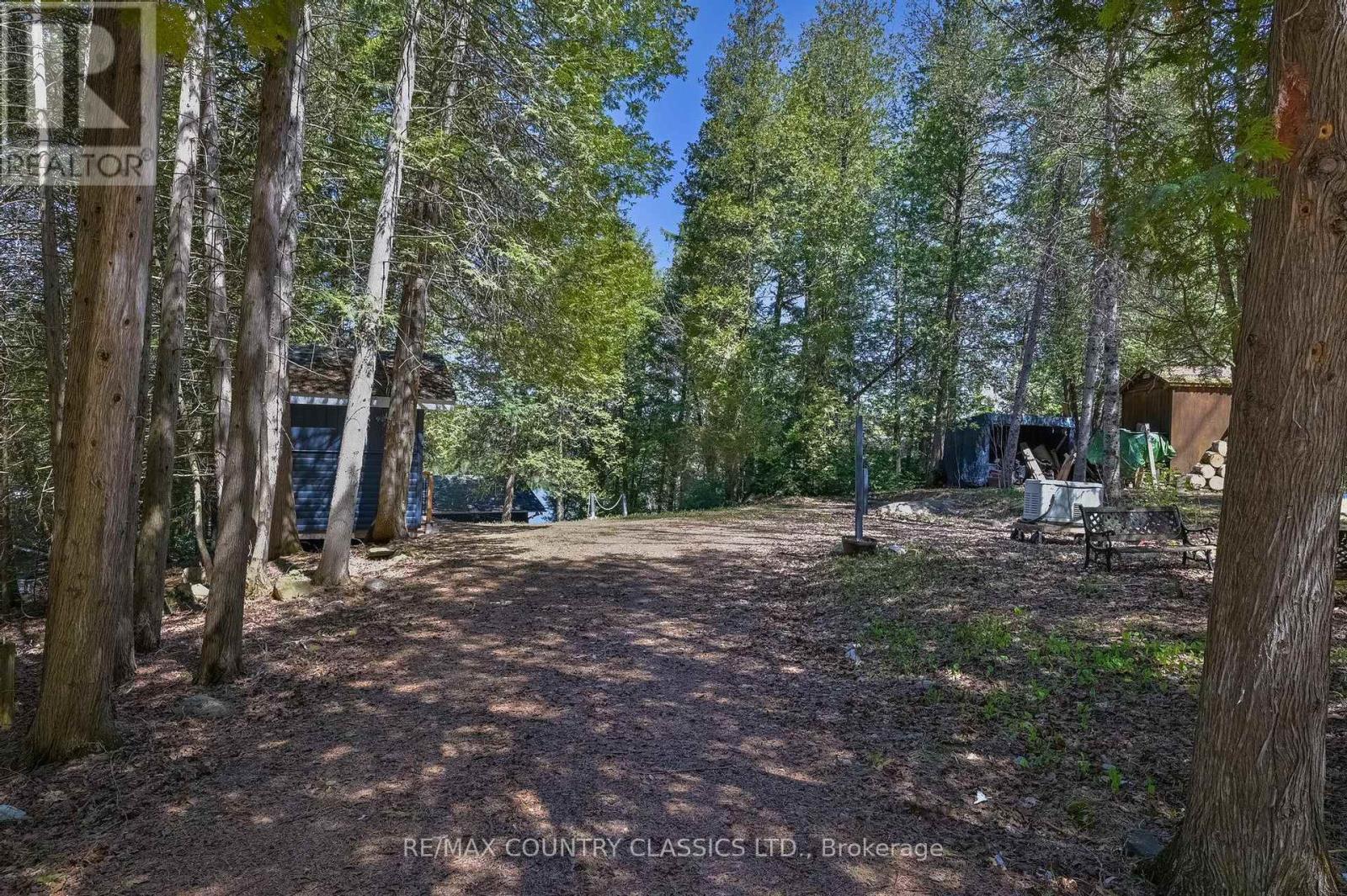 204 BLUE HERON LANE - Image 2