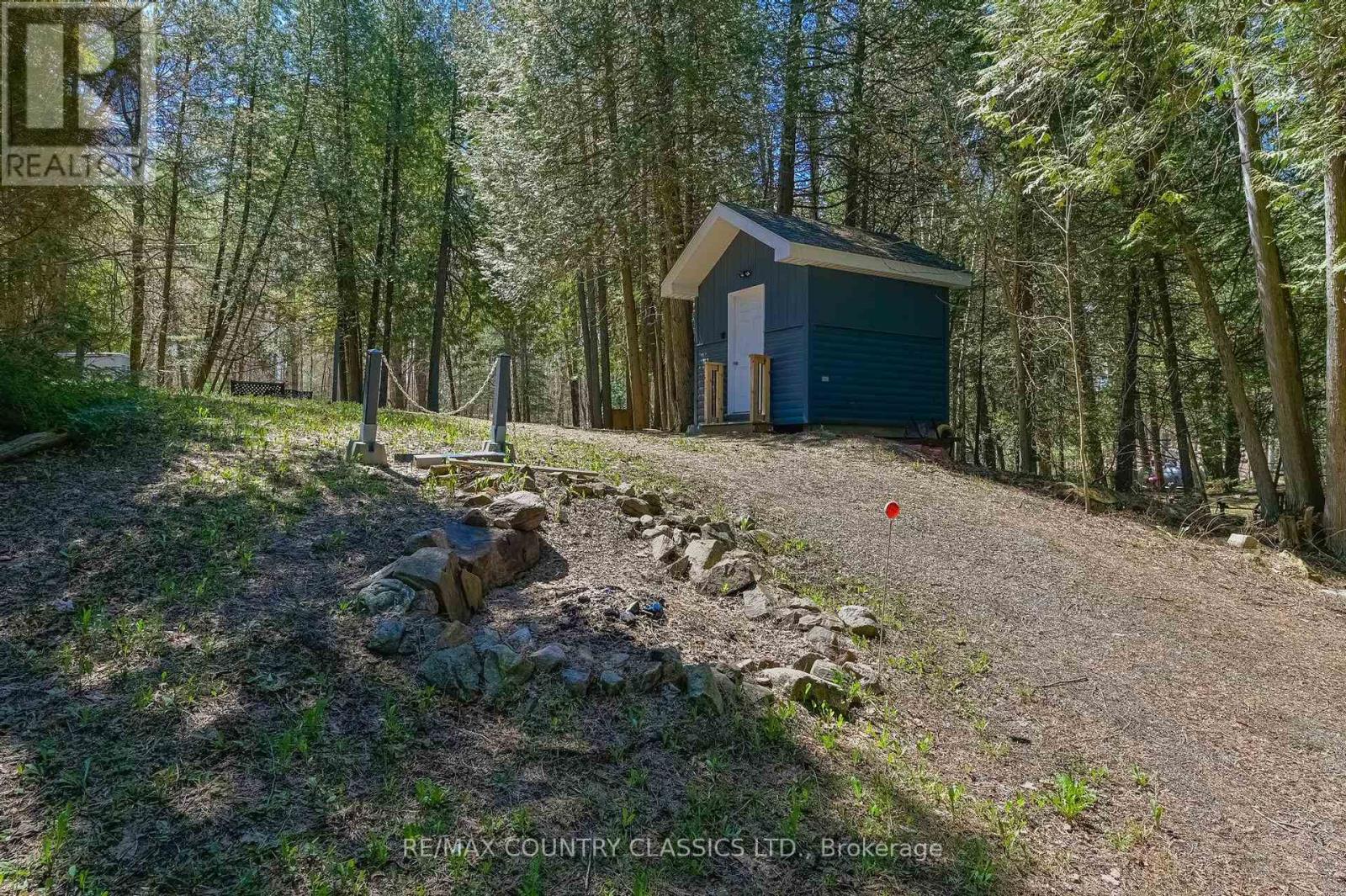 204 BLUE HERON LANE - 5