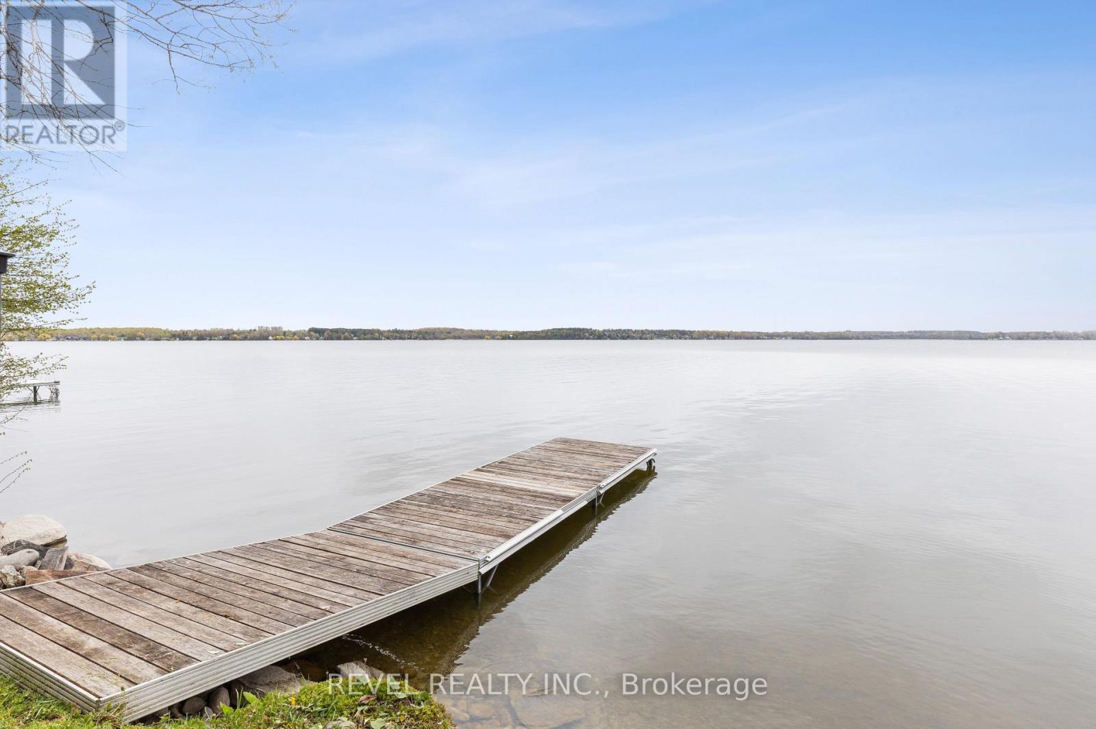 18 LAKEVIEW BOULEVARD - 43