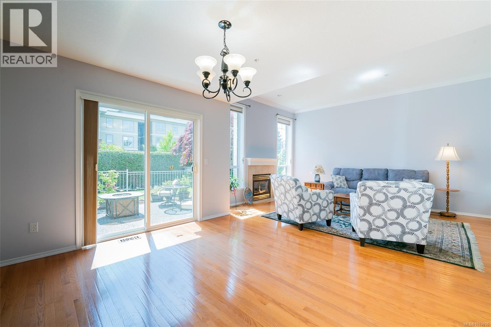 6137 Saturna Ave - 13