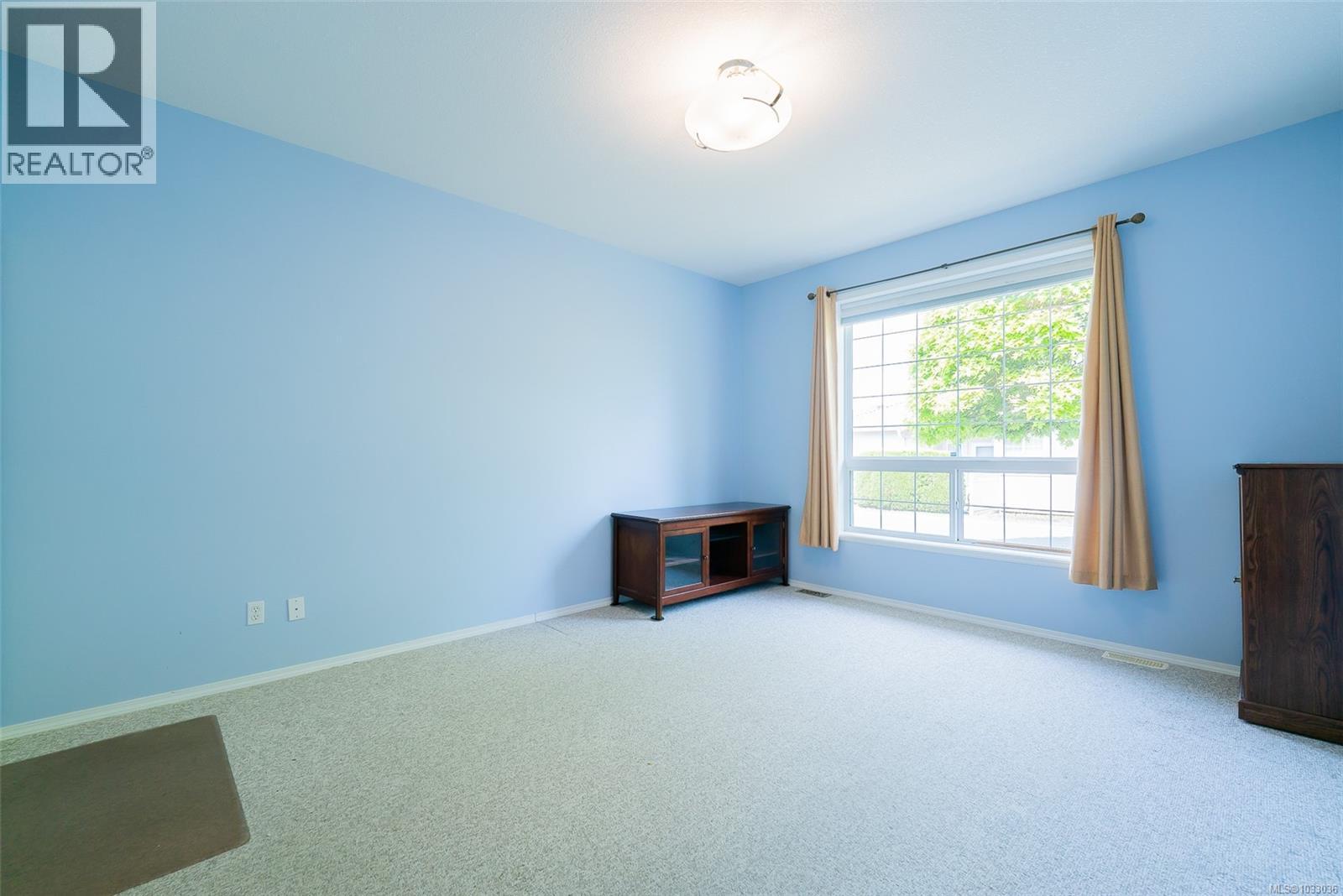6137 Saturna Ave - 17