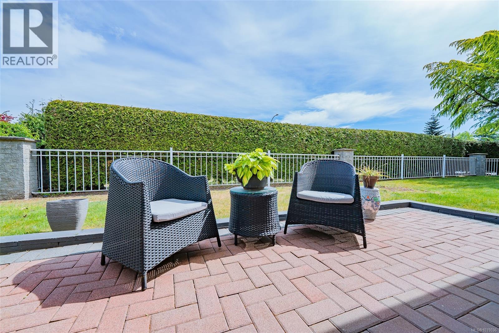 6137 Saturna Ave - 25