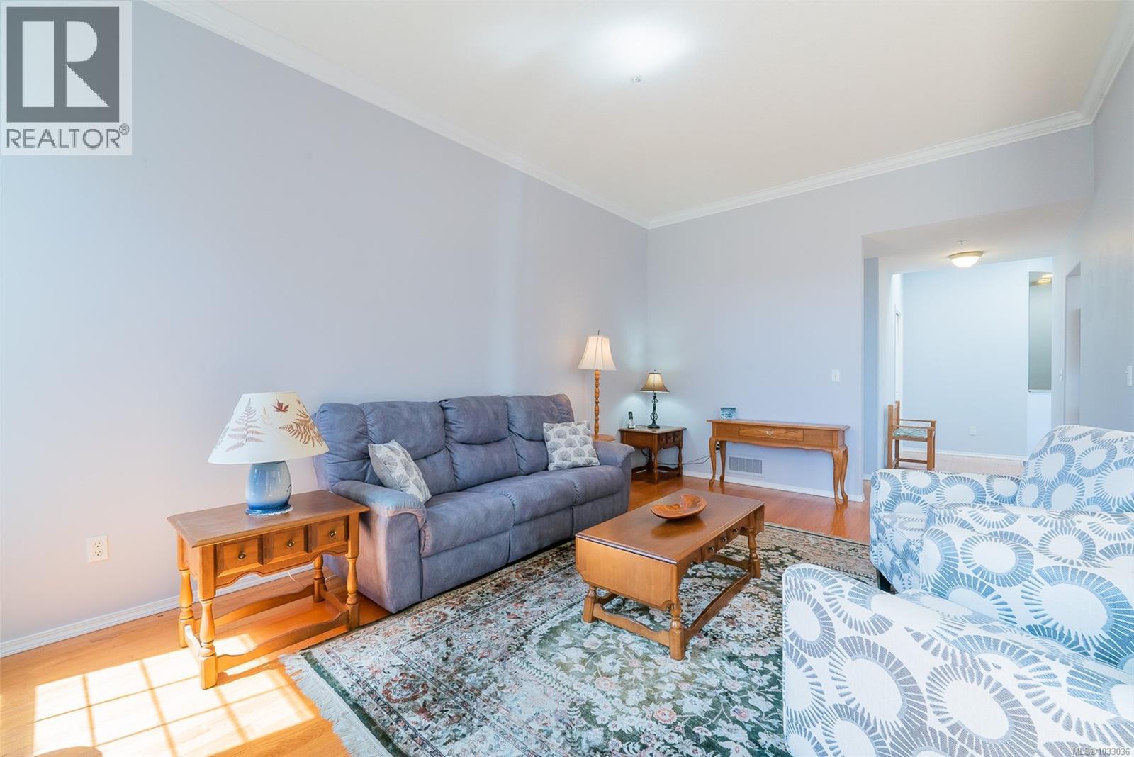 6137 Saturna Ave - 9